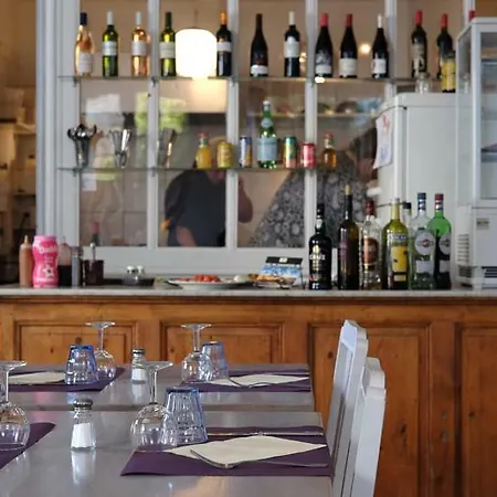 Les Anges Au Plafond Frühstückspension Montolieu